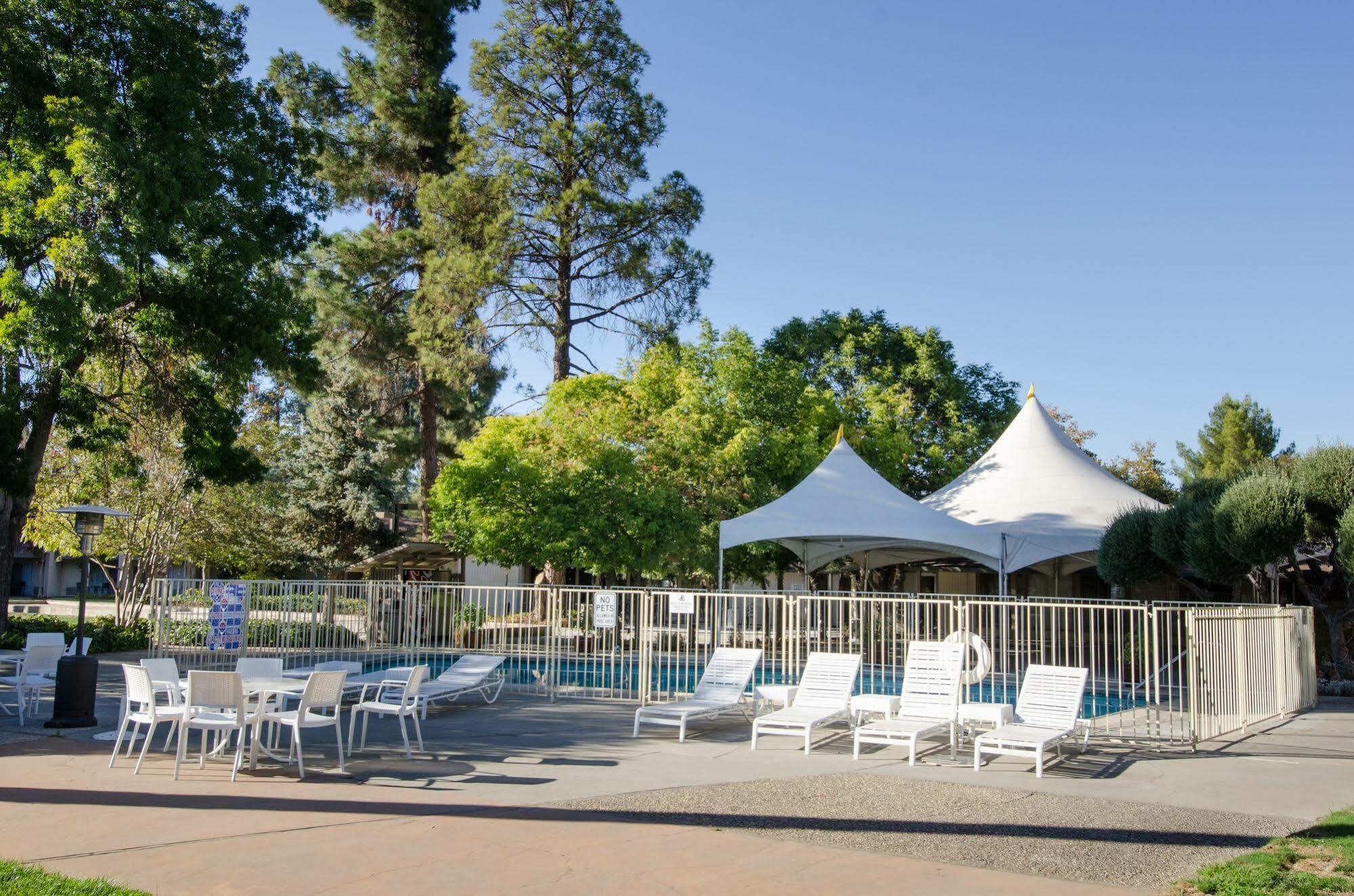 Los Gatos Lodge Eksteriør bilde